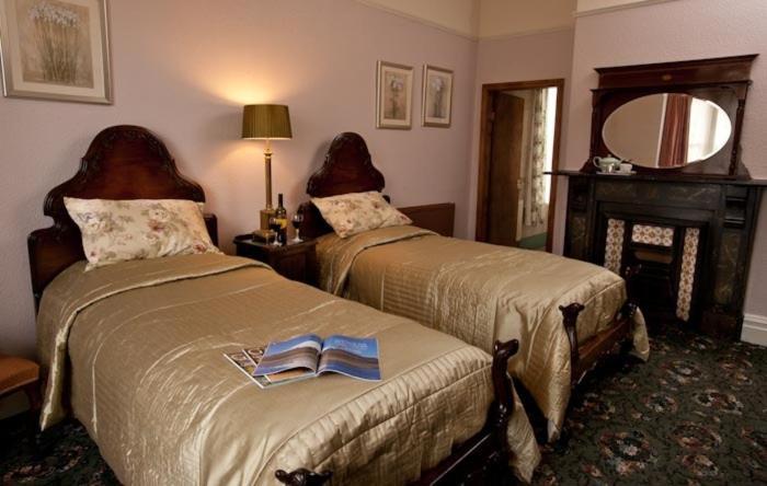 Belmont Hotel Wrexham Szoba fotó